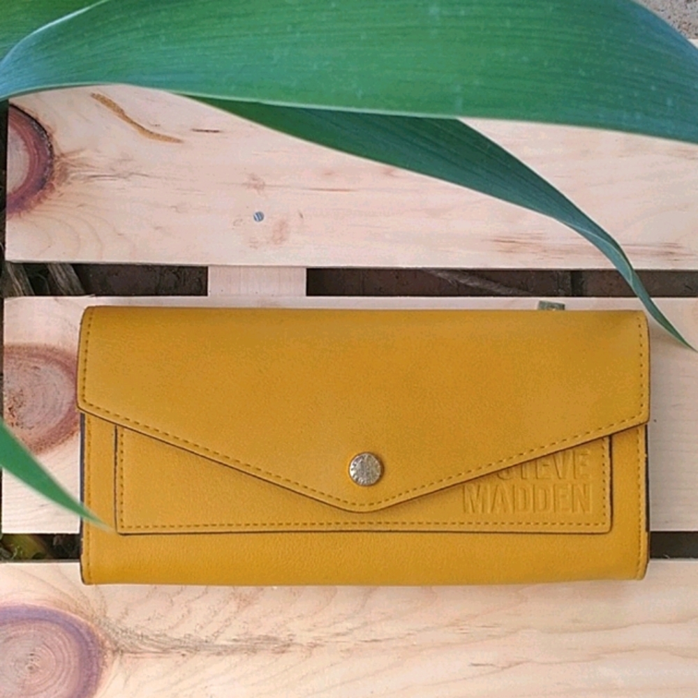 Steve Madden wallet